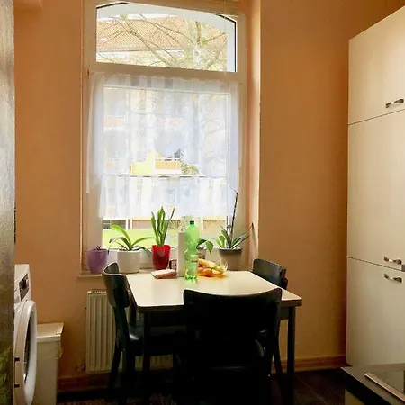 Comfy Near Metro - Kantplatz Apartamento *